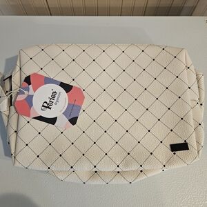 Chic Cream Travel Bag by Monica
